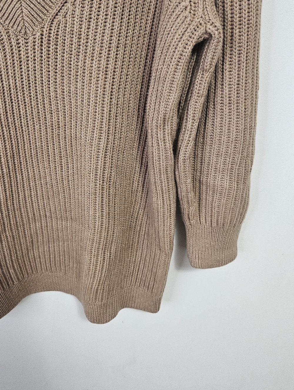 Aritzia Babaton Roger Sweater Sz M Oversize V-neck Merino Wool - Picture 7 of 11